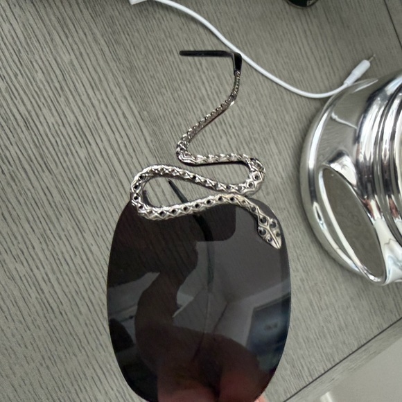 Roberto Cavalli Black Sunglasses with Snake Detail - Picture 2 of 4